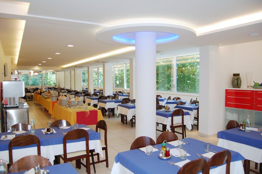 Hotel Matteo Червия Екстериор снимка